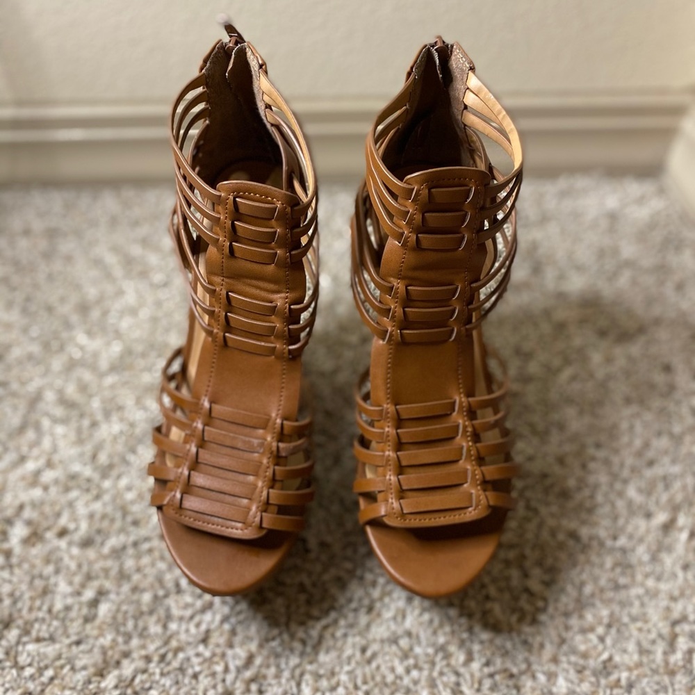 Rustic Comfy Wedge